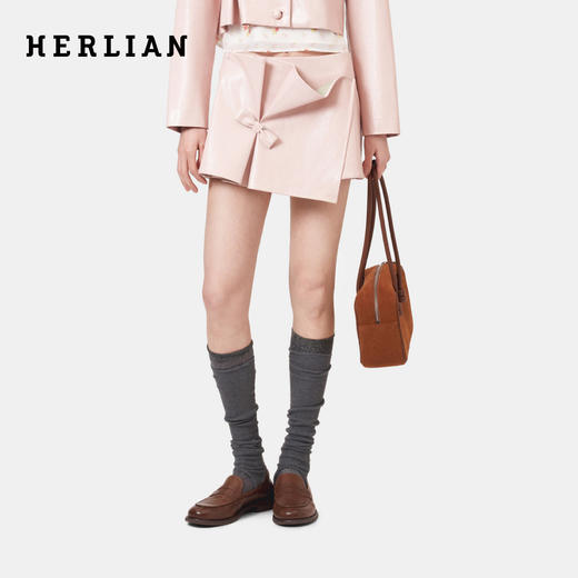 HERLIAN 2026年春季新品掐褶蝴蝶结设计粉色皮裙半身裙女A字短裙 商品图0