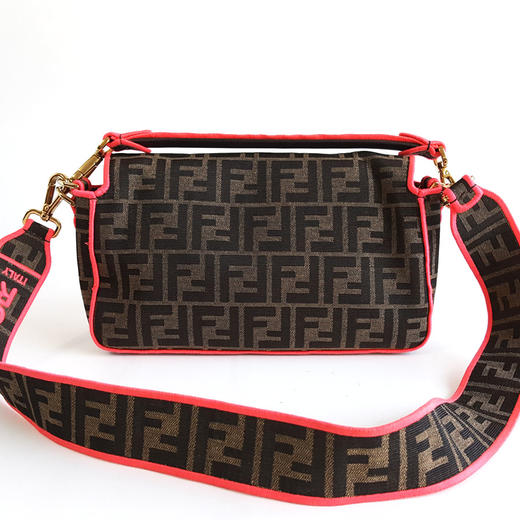 【95新】FENDI芬迪Baguette手袋8BR600中号老花拼红色Baguette法棍包单肩斜挎包女士270126AK34 商品图4