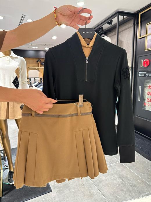 St家新款早春女士半拉链假两件长袖上衣来了！这款立领拉链款，非常实用，不亲眼看，上身体会，很难能和网上市场货平替拉开差距呢。面料全部是原厂，微拉毛无色差，非常洋气的颜色，随意搭配下装就很美很时尚！ 商品图0