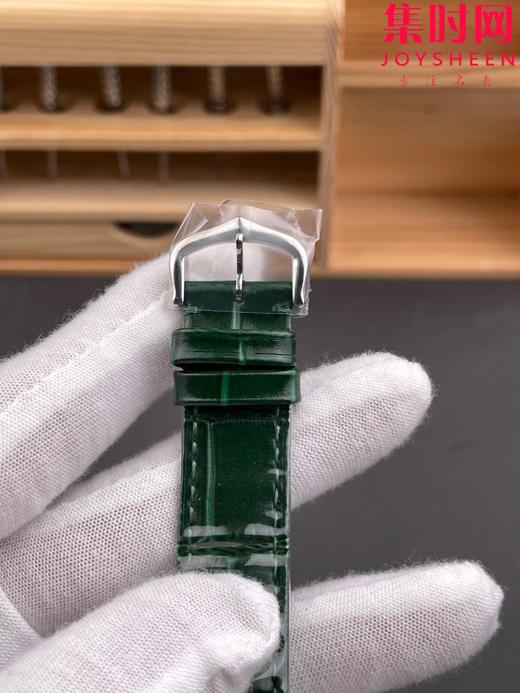 AF卡地亚山度士杜蒙系列 桑托斯大号 中性腕表 成熟魅力之典范 表盘尺寸43.5X31.4mm 小手腕男生福音 商品图6