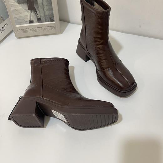 尾货单！羊皮版~2026复古方头粗跟短靴女秋冬英伦风百搭瘦瘦靴马丁靴！ 商品图2