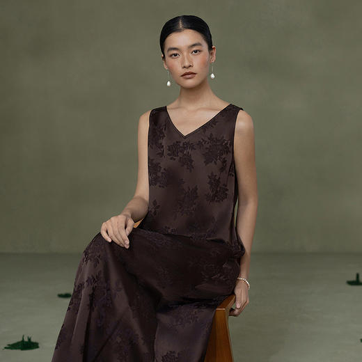 【林栖设计小店】鎏光溯影|深咖啡优雅提花复古宽松2026春新款无袖连衣裙1961170 商品图1