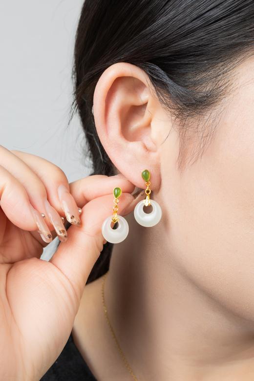 【带证书】【和田玉专场】【金属配件均为925银】💚多款吊坠、耳饰，耳畔摇曳的翠色生姿，颈间垂落的静谧流光。每一件，都是时光沉淀的礼物 商品图12