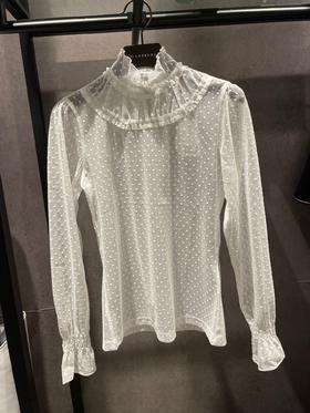 St家新款春夏女士波点网纱立领打底衫来了！原单❗️面料是🇰🇷进口网纱面料，100%进口化纤绉纱面料，很轻盈透气（微透，需配外套背心或内穿抹胸），花边立领泡泡袖的设计，简约不简单的款！