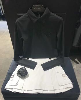 St家春夏新款女士花边长袖上衣来了❗️黑白经典花边领长袖上衣！50周年特别款，品牌Zui典型Zui拿手的精致淑女风！嗲嗲的又不失精致贵气！呈现高级复古感！花边点缀，增添了整体的灵动感！