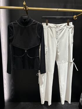 St新款夏季女士薄款防晒长袖上衣来啦！作品巧妙融合法式优雅与实用功能，主打舒适质感！大家都知道它家zp的面料舒适性是很高的, 即使是功能面料也能做到细腻顺滑, 薄料子！