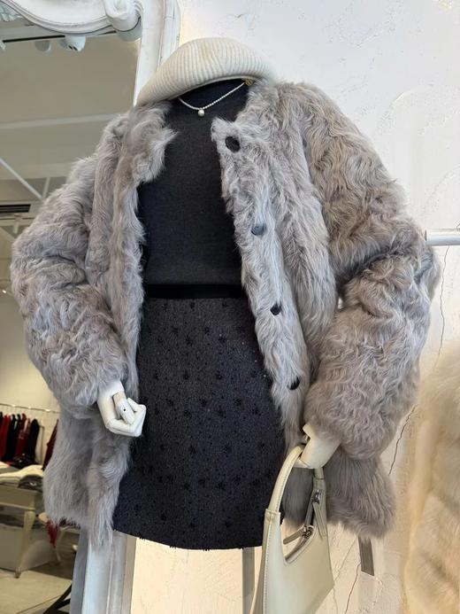 【门店同款】ENJOY冬季“暖冬软糖”小湖羊收腰皮草 168099868 商品图1