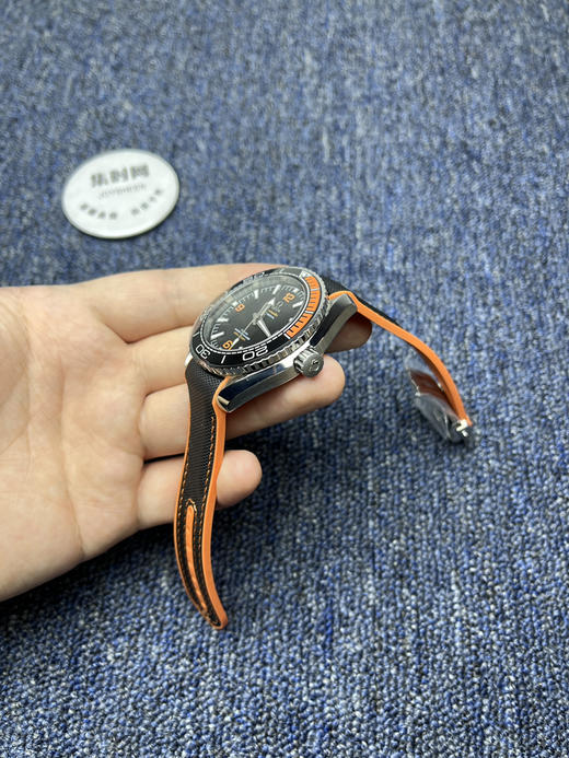 OMEGA欧米茄海马600米系列"四分之一橙" 海洋宇宙 潜水男士腕表
机芯：搭载进口西铁城 商品图4