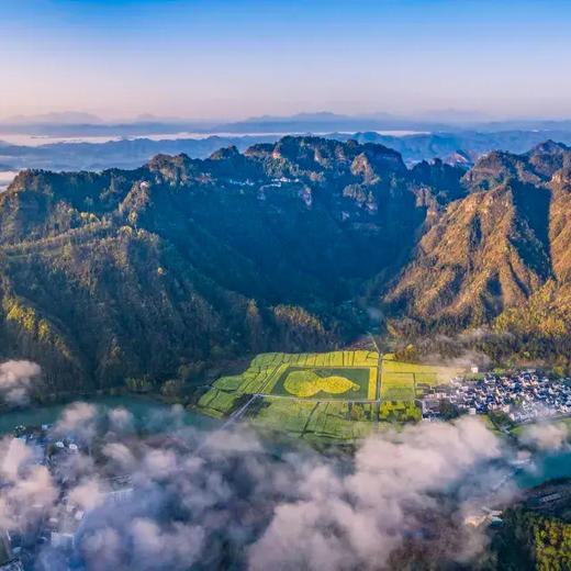 【星品驾到 | 旅居专享 | 周末不加价 | 赏花】安徽齐云山 | 齐云山白岳度假酒店旅居套餐，到手价499起/单人3晚，2人起订，入住景区官方酒店，徽式乡村画境推窗即见，逍遥游仙山~ 商品图4