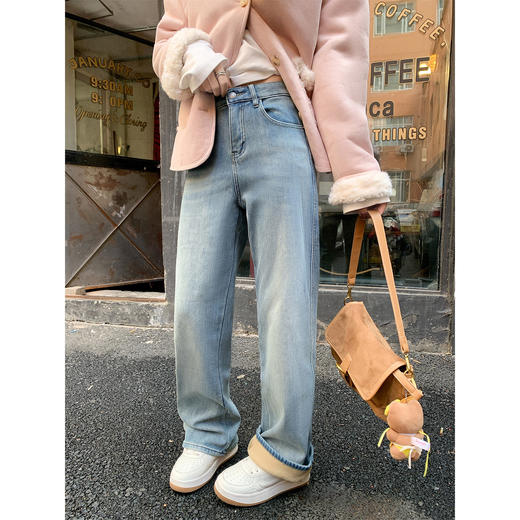 <曾小咸推荐>2.11现货秒杀 ！微信超特价！复古直筒窄版加绒牛仔裤 日常209.99 立减110 秒杀99.99！！刺绣花朵开衫 秒杀89.99！皮毛一体外套 秒杀149.99！！ 商品图2