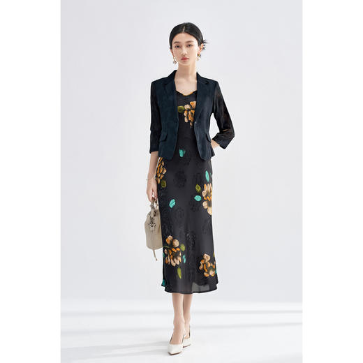 剩S/M/XL/XXL 米思阳 提花外套印花吊带裙套装 秋季肌理感外套配级感光泽吊带连衣裙4665 商品图3