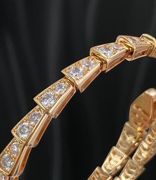 独家对版CNC数控精雕 精工高定 宝格丽BVLGARI SERPENTI系列 蛇形满钻手镯 玫瑰金显温柔显肤色、上手很显手细，又显气质✅单戴叠戴都好看，最重要的是很闪✨ 商品图7