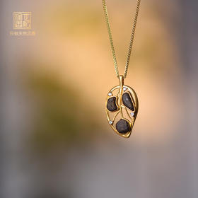 天然芽庄白奇楠包金吊坠 沉水级 SP12404