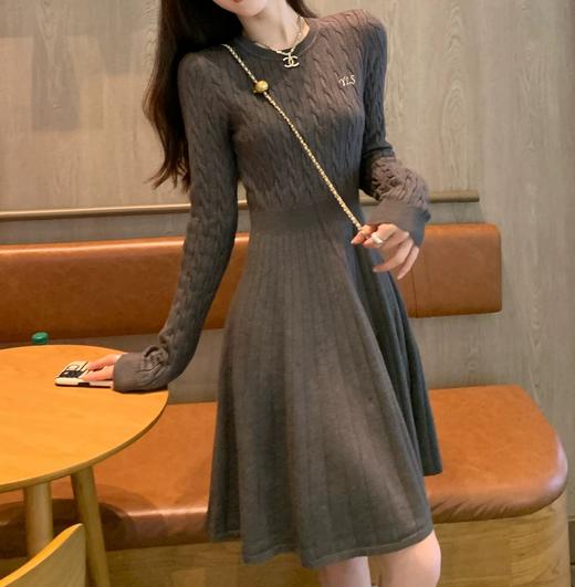 2026新款法式小香风针织连衣裙秋冬季修身显瘦气质中长款收腰打底裙 商品图1
