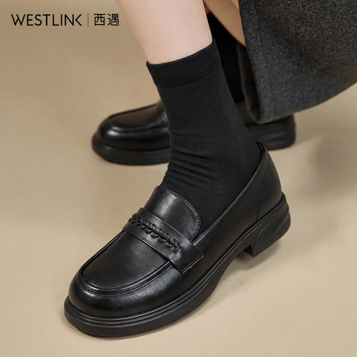 西遇厚底乐福鞋女2026春季新款英伦风小皮鞋一脚蹬黑色通勤单鞋V0166212 商品图3
