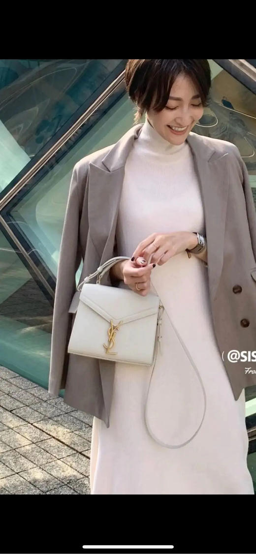 YSL Cassandra 白金 鱼子酱牛皮 中号 信封 斜挎包 商品图3