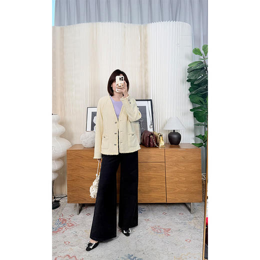 【非质量问题不退】人间宝藏 鹅黄色V领小香风外套 极致显瘦优雅 至减龄的小香款 商品图1