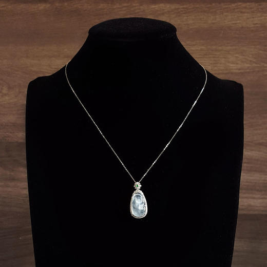 【天然正品】A货翡翠AU750白金镶钻镶天然细腻木那雪花棉白色冰种如意（万事如意）翡翠吊坠项链31.5*14.8*7.9MM（皆取最大值）190126NJS22 商品图10