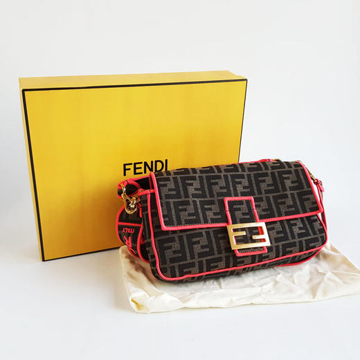 【95新】FENDI芬迪Baguette手袋8BR600中号老花拼红色Baguette法棍包单肩斜挎包女士270126AK34 商品图1