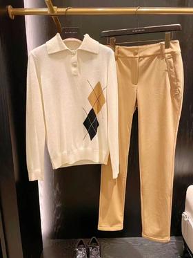 St家新款女士加绒长裤来啦！渠道高品质❗️秋冬专属! 既要美丽也要温度! 直筒设计，大热的卡其色和经典黑色，搭配皮料装饰，复古感十足! 两色皆宜，黑色更多一点帅气，卡其色更多一点温柔优雅！