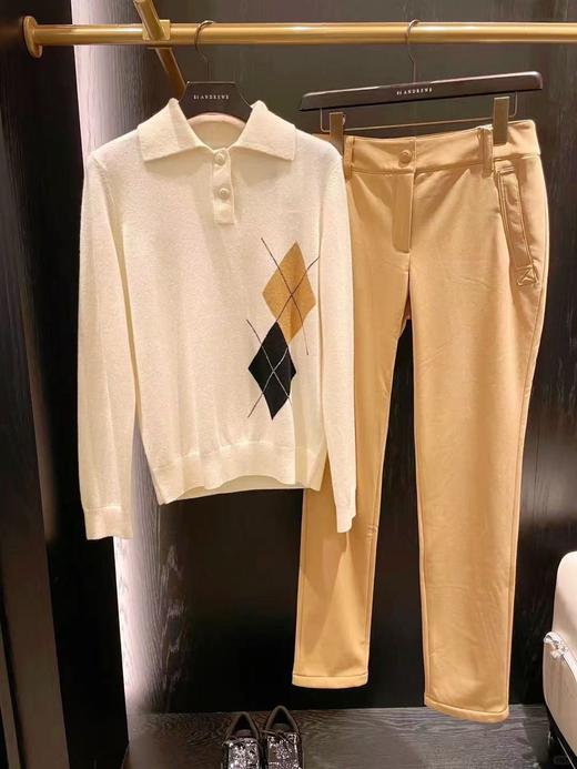 St家新款女士加绒长裤来啦！渠道高品质❗️秋冬专属! 既要美丽也要温度! 直筒设计，大热的卡其色和经典黑色，搭配皮料装饰，复古感十足! 两色皆宜，黑色更多一点帅气，卡其色更多一点温柔优雅！ 商品图0