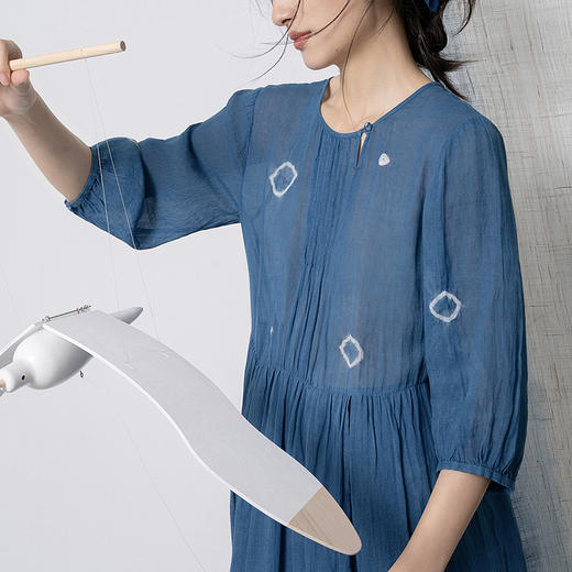 【林栖设计小店】（现货）植物染色|植物蓝手工流苏腰绳百搭2026春新款棉麻连衣裙1961139 商品图5