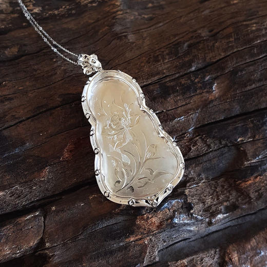 【天然正品】A货翡翠AU750白金镶钻镶天然细腻冰种满绿观音坐莲（平安安乐）翡翠吊坠项链53.0*27.0*9.0MM（皆取最大值）181125AH37 商品图7