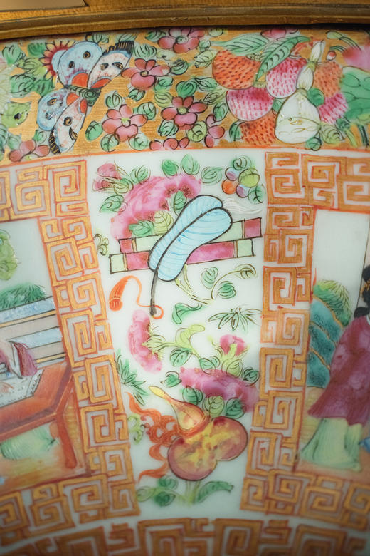 独角鹿西洋古董1890年代法国出品铜鎏金双耳及底座嵌传统园邸人物主题中国广彩瓷潘趣酒碗 商品图8