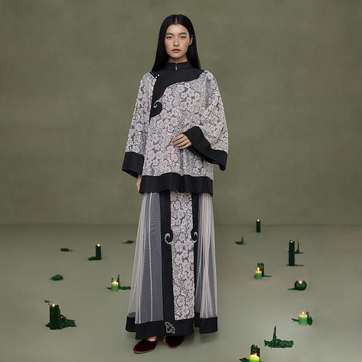 【林栖设计小店】法式刺绣|花朵珠片拼香云纱2026早春新款改良氅衣1961099 商品图2