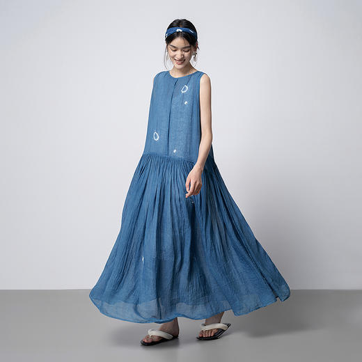 【林栖设计小店】植物染色|手工植物蓝苎麻宽松显瘦2026春新款无袖连衣裙1961138 商品图1