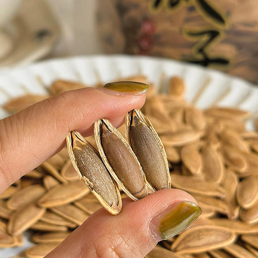 【我核你】新疆美人甲瓜子 五香南瓜子 粒大干净 配料简单 一嗑就沦陷 越嗑越上头 商品图4