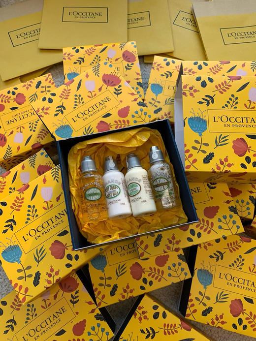 原单正品欧舒丹甜扁桃四件套旅行装：这包装我直接封神！看这颜值！欧舒丹新出的甜扁桃四件套旅行装，光是包装就把我拿捏死了！！！
清货特价 商品图6