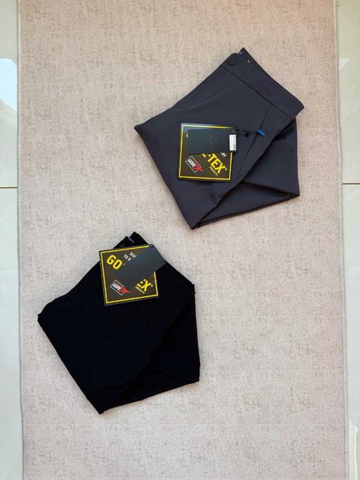 纯色Logo标识软壳松紧腰压胶束脚运动长裤 男款采用耐磨材料 商品图1