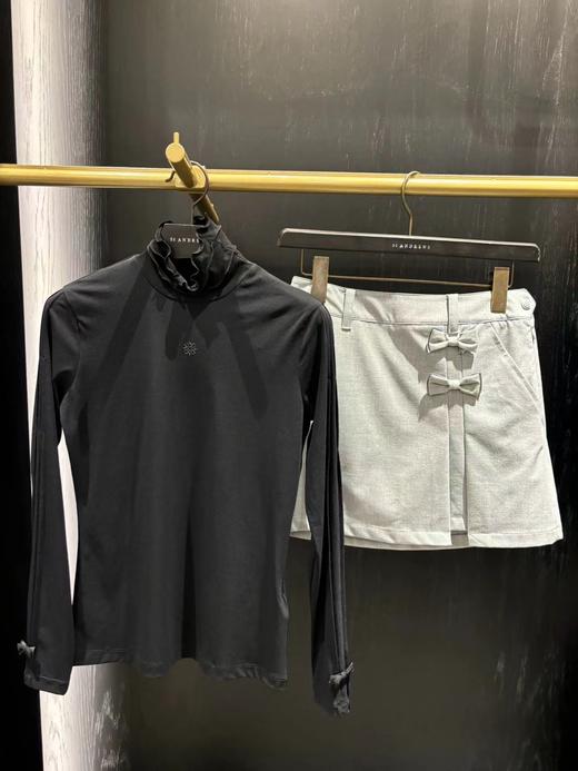 St家新款女士立领木耳边蝴蝶结🎀长袖上衣来啦！渠道出货❗️四季都离不开的百搭万金油！！极简有设计才是高级风的尽头！！修身而不紧绷的剪裁！充满优雅活力！ 商品图0