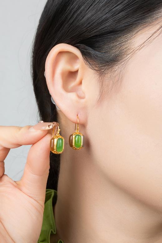 【带证书】【和田玉专场】【金属配件均为925银】💚多款吊坠、耳饰，耳畔摇曳的翠色生姿，颈间垂落的静谧流光。每一件，都是时光沉淀的礼物 商品图7