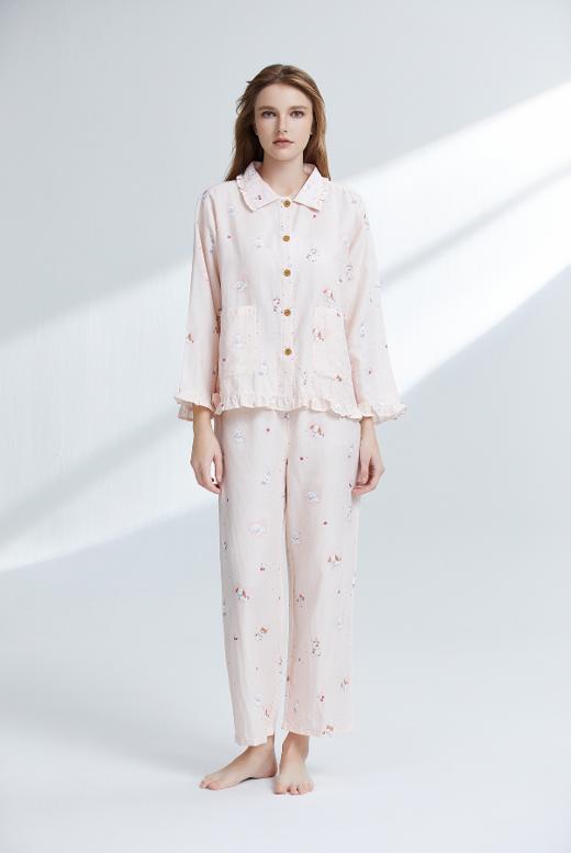 【7.5折限时特惠】【秀黛】女翻领印花长袖套装双层纱棉轻盈透气柔软萌宠春夏女家居服睡衣W1551010T【门店同款】 商品图0