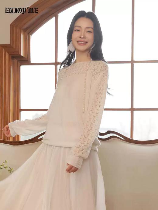 【门店同款】ENJOY春季“柔光芳序”一字领镂空针织上衣 169261661 商品图1