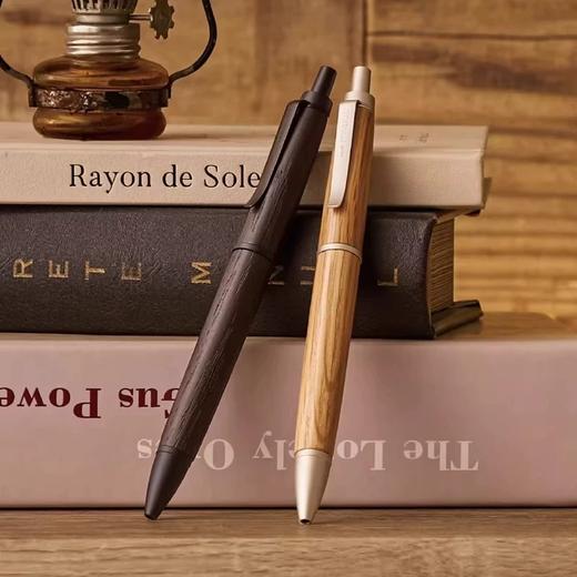 日本UNI三菱PURE MALT橡木杆圆珠笔 商品图1