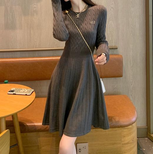 2026新款法式小香风针织连衣裙秋冬季修身显瘦气质中长款收腰打底裙 商品图3