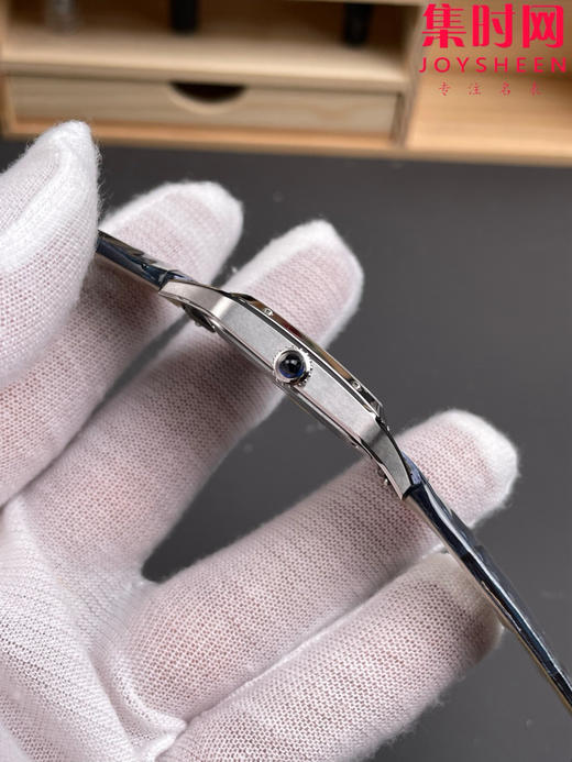 AF卡地亚山度士杜蒙系列 桑托斯大号 中性腕表 成熟魅力之典范 表盘尺寸43.5X31.4mm 小手腕男生福音 商品图5