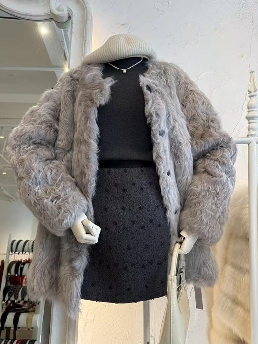 【门店同款】ENJOY冬季“暖冬软糖”小湖羊收腰皮草 168099868 商品图0