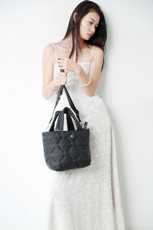 哇塞，被美到啦。。。5L运动瑜伽可调节长肩带户外单肩包E012958 商品图12