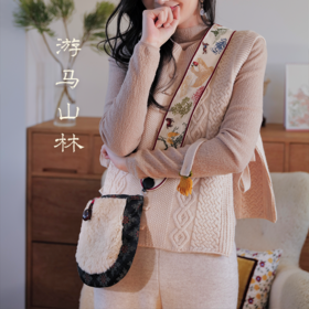 游马山林 重工刺绣羊毛绒织锦马鞍包 内附精美织锦安全内袋