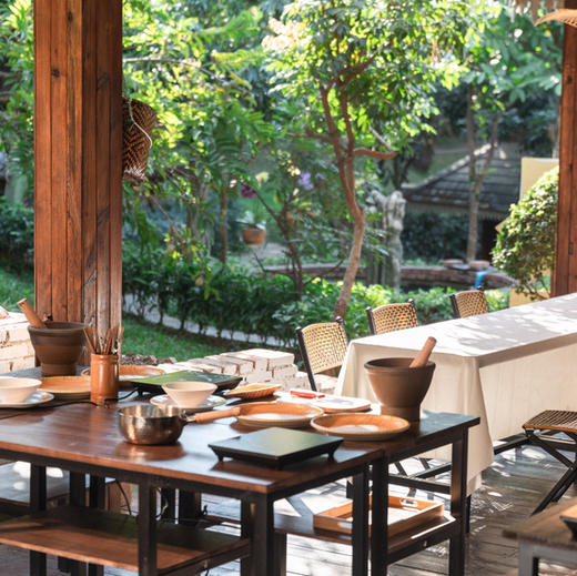 云南｜版纳半日饮食文化体验，学傣味、逛菜场、讲述雨林故事，位于西双版纳景洪市曼贺纳古寨的惊喜体验，学习采摘香料植物、体验烹饪课程，亲手制作品尝传统的傣味美食！五一端午路线提前预定！ 商品图9