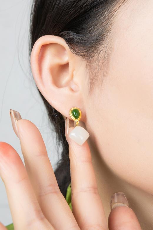 【带证书】【和田玉专场】【金属配件均为925银】💚多款吊坠、耳饰，耳畔摇曳的翠色生姿，颈间垂落的静谧流光。每一件，都是时光沉淀的礼物 商品图5