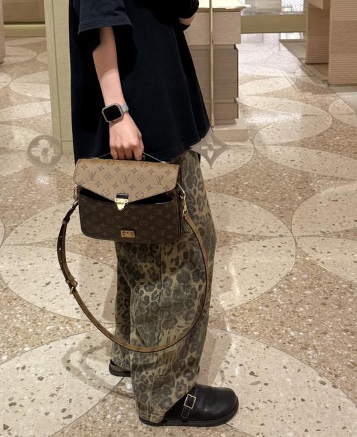 海外邮寄LV邮差包可扫码进出专柜高版 商品图12