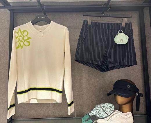 St家新款女士v领羊毛🦙针织上衣来了！市场高品质❗️她家最新季海报爆款毛衣，不是外面的样子货，真材实料的好东西！！！和柜子里一样的羊毛🦙，你们看下实物的质感，进口14针机48支双股羊毛！ 商品图1