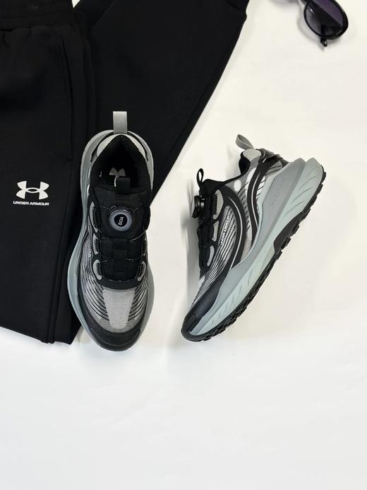 安德玛BOA旋钮HOVR底跑鞋 | 免系带设计穿脱便捷、HOVR缓震科技软弹回弹、适合跑步、训练等多种运动场景、脚感舒适 商品图3