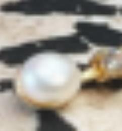 【彼达思】景之蓝揽月贝铜镀金耳饰 商品图1