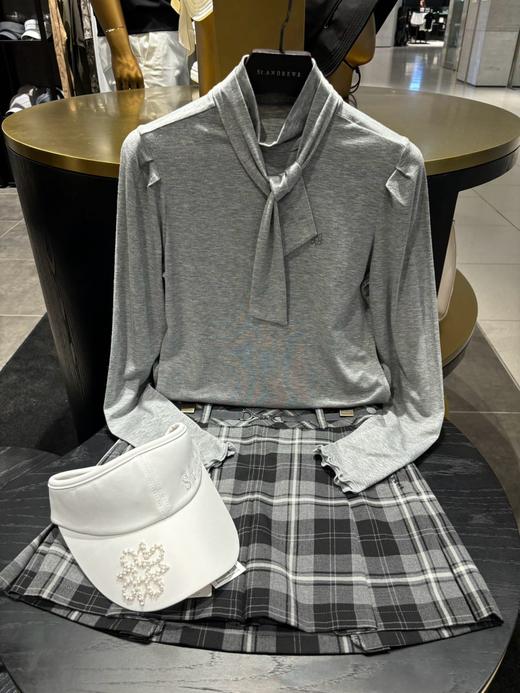 St家女士新款飘带立领上衣来啦！本季最新主打款❗️闭眼入不会错哈。这种干净又不失亮点的外穿打底衫,  日常搭配轻松无难度哦！黑白灰三色不分伯仲！怎么穿都是清新自然又好看！ 商品图2